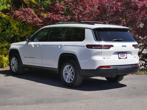 Used 2023 Jeep Grand Cherokee L Laredo AWD/4WD image 19