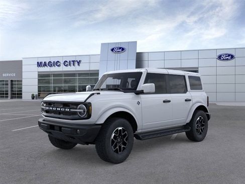 New 2026 Ford Bronco Outer Banks AWD/4WD image 1