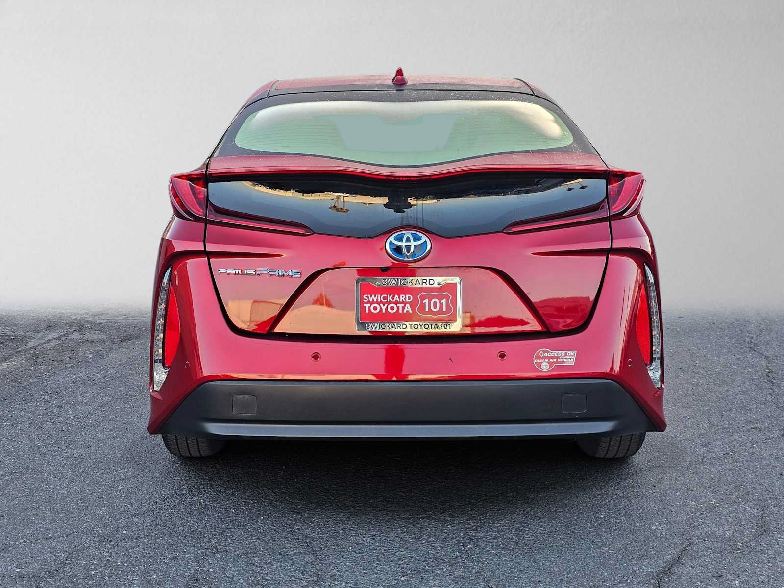 Used 2017 Toyota Prius Prime Advanced FWD image 4