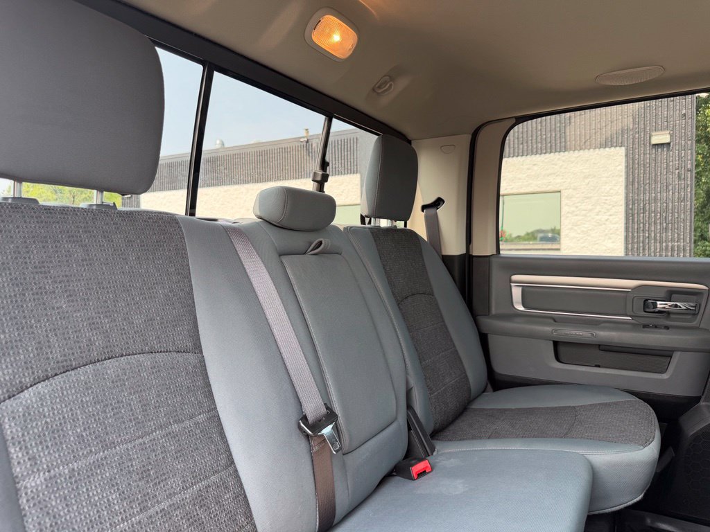 Used 2019 RAM 1500 Classic SLT w/ Black Appearance Group AWD/4WD image 28