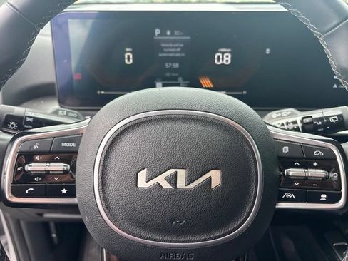 Used 2024 Kia Sorento S FWD image 8