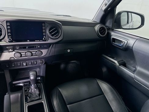Used 2020 Toyota Tacoma TRD Sport w/ TRD Premium Sport Package image 19
