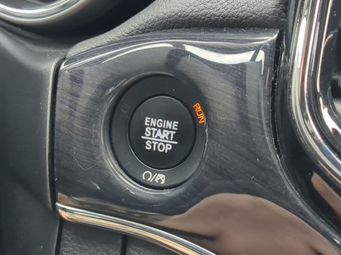 Used 2020 Jeep Grand Cherokee Overland AWD/4WD image 18