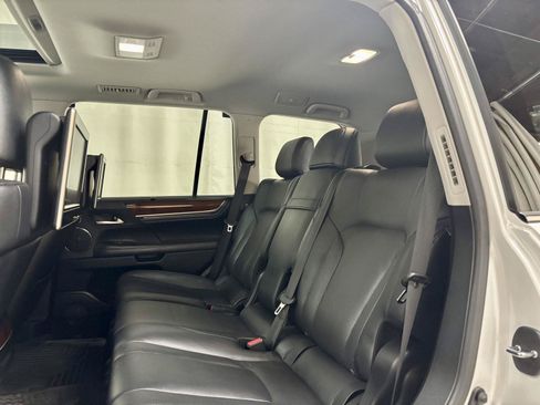 Used 2018 Lexus LX 570 4WD w/ Luxury Package image 20