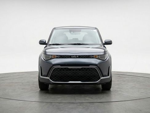 Used 2025 Kia Soul LX w/ LX Technology Package FWD image 2