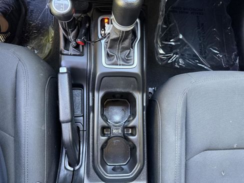 Used 2020 Jeep Wrangler Unlimited Sahara AWD/4WD image 39