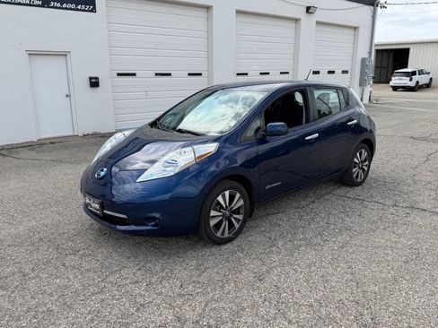 Used 2017 Nissan Leaf SV w/ Premium Package FWD image 8