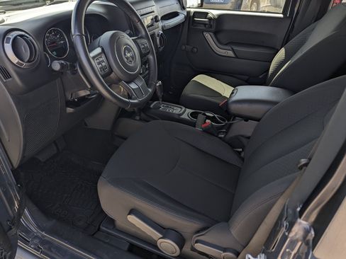 Used 2017 Jeep Wrangler Sport AWD/4WD image 11