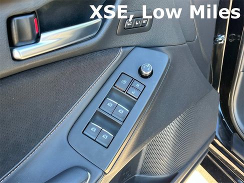 Used 2019 Toyota Avalon Touring w/ Advanced Safety Package image 32