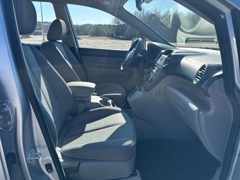Used 2009 Kia Rondo LX image 23