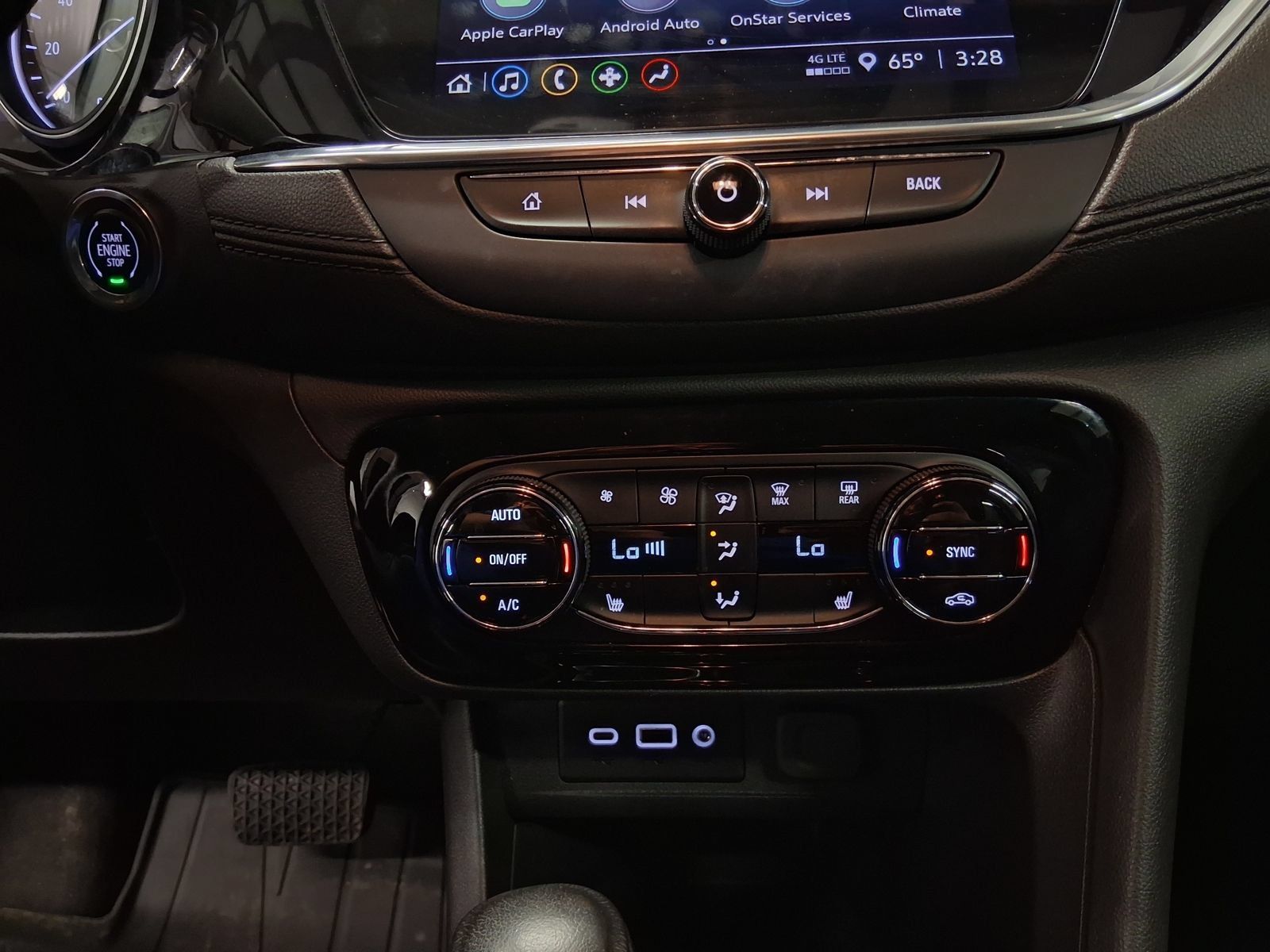 Used 2023 Buick Encore GX Essence w/ Experience Buick Package FWD image 10