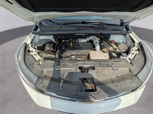 Used 2022 Chevrolet Trax LS w/ Tint and Cruise Package AWD/4WD image 32