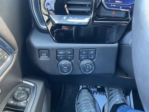 Used 2023 Chevrolet Silverado 1500 High Country w/ High Country Premium Package image 29