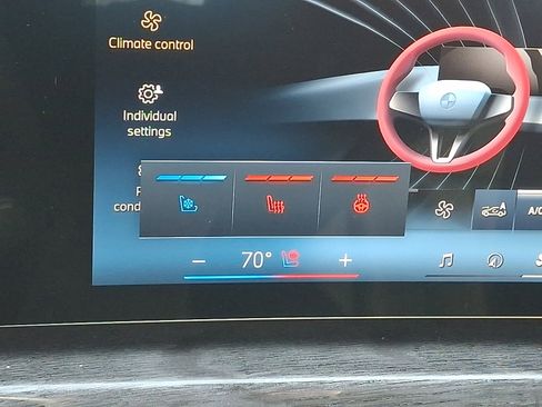 Used 2024 BMW 740i xDrive xDrive image 25