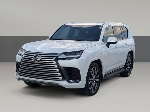 Used 2024 Lexus LX 600 4WD w/ Luxury Package image 6
