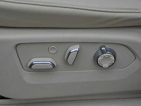 Certified 2025 Cadillac Escalade Sport Platinum AWD/4WD image 28