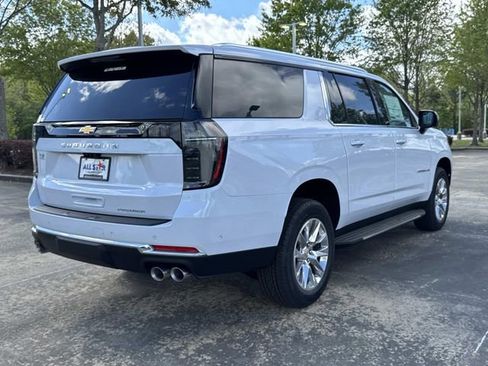 New 2026 Chevrolet Suburban Premier RWD image 7
