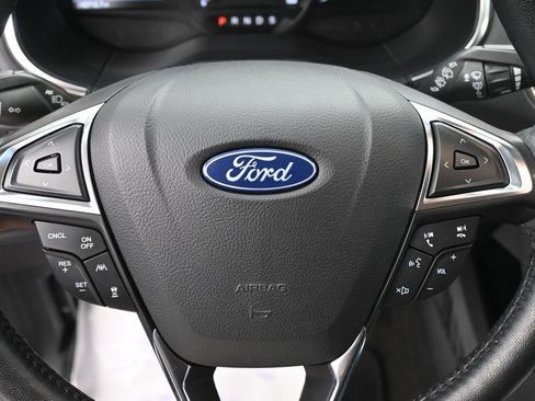 Used 2020 Ford Edge Titanium w/ Equipment Group 301A AWD/4WD image 18