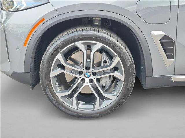 Used 2026 BMW X5 xDrive50e AWD/4WD image 26