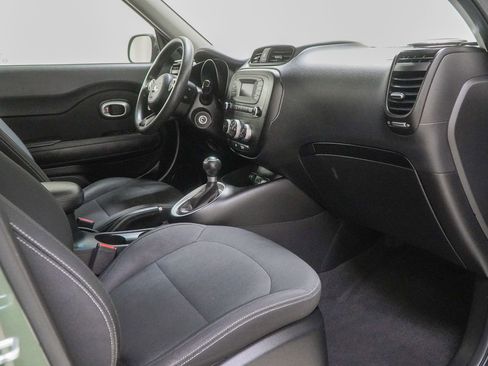 Used 2014 Kia Soul FWD image 32