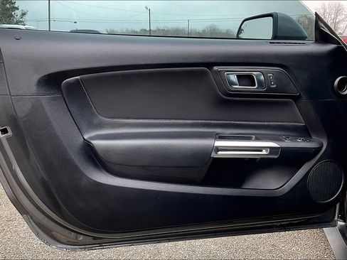 Certified 2022 Ford Mustang Coupe image 15