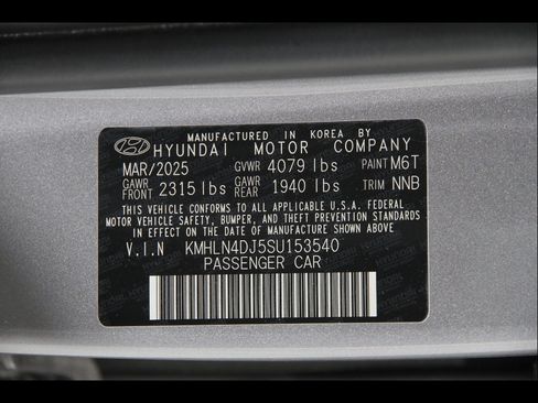 Certified 2025 Hyundai Elantra Limited FWD image 22