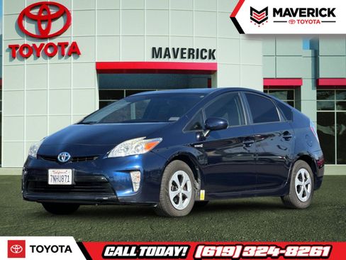 Used 2015 Toyota Prius Two image 1