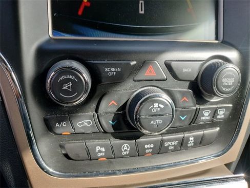 Used 2017 Jeep Grand Cherokee Limited image 34