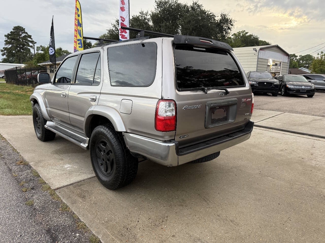 Used 2001 Toyota 4Runner SR5 AWD/4WD image 8