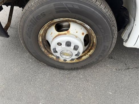 Used 2015 Chevrolet Express 3500 Extended w/ Smoker's Package image 14