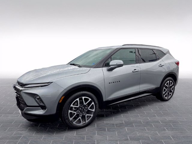 Used 2025 Chevrolet Blazer RS AWD/4WD image 3