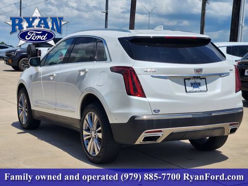 Used 2023 Cadillac XT5 Premium Luxury w/ Technology Package FWD image 4