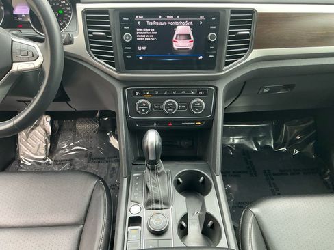 Used 2021 Volkswagen Atlas SE w/ Towing Package image 11