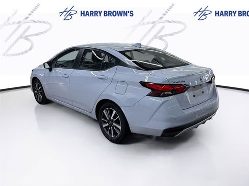 Used 2025 Nissan Versa SV image 2