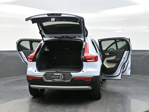 Used 2024 Volvo XC40 B5 Ultimate image 34