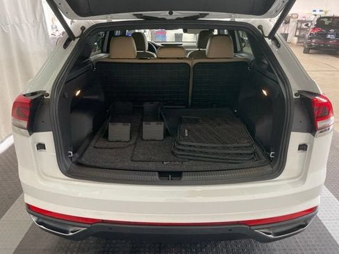 Certified 2020 Volkswagen Atlas Cross Sport SE AWD/4WD image 10