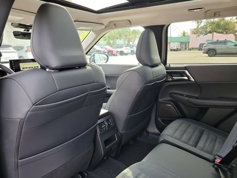 New 2026 Mitsubishi Outlander SE AWD/4WD image 15