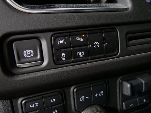 Used 2024 Chevrolet Tahoe RST w/ Luxury Package AWD/4WD image 17