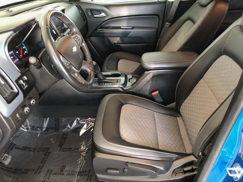 Used 2021 Chevrolet Colorado Z71 AWD/4WD image 8