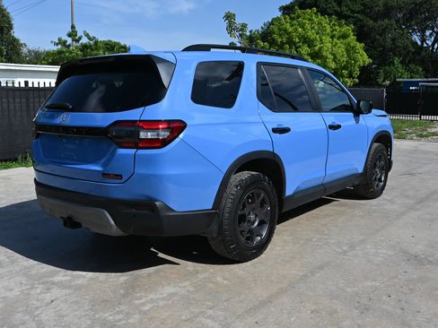 Used 2025 Honda Pilot TrailSport image 5