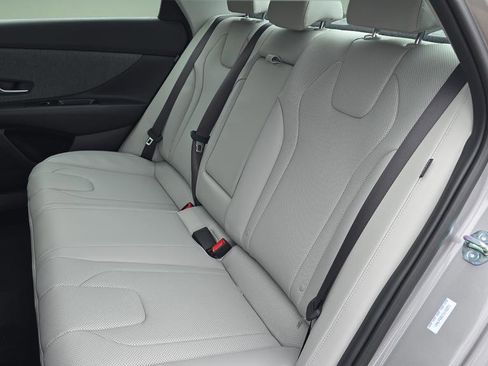 New 2026 Hyundai Elantra Limited FWD image 9