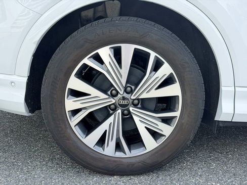 Used 2024 Audi Q4 e-tron Premium Plus image 26