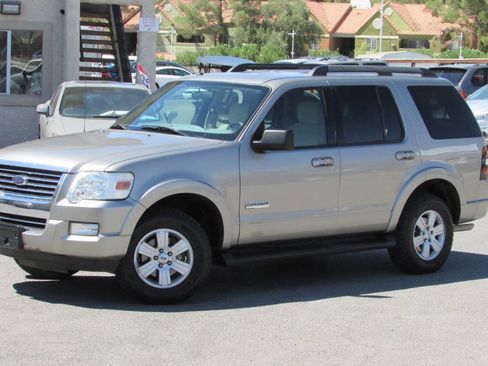 Used 2008 Ford Explorer XLT image 1