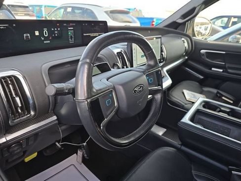 Used 2025 Ford Expedition Max Platinum w/ Stealth Appearance Package AWD/4WD image 9