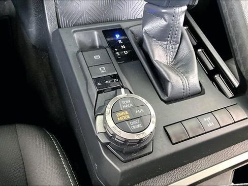 Used 2025 Toyota Tacoma TRD Off-Road AWD/4WD image 24