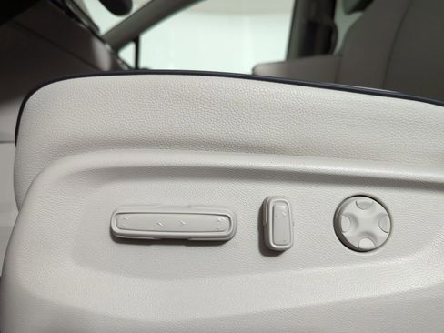 New 2026 Honda Odyssey Touring image 22