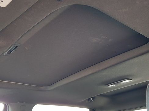 Used 2022 GMC Sierra 1500 AT4 w/ AT4 Preferred Package image 11