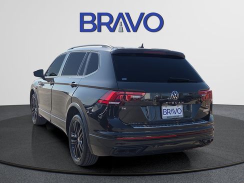 Used 2022 Volkswagen Tiguan SE R-Line AWD/4WD image 3