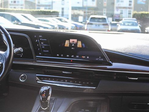 Used 2022 Cadillac Escalade ESV Luxury image 13