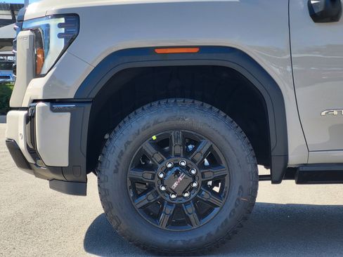 New 2026 GMC Sierra 2500 AT4 w/ AT4 Premium Plus Package AWD/4WD image 9